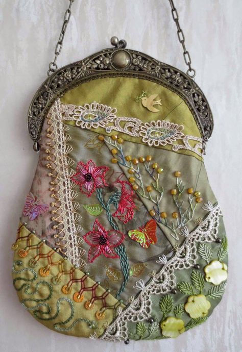 Crazy Quilt Stitches, Quilt Bag, Crazy Quilt Blocks, Antique Frame, Crazy Patchwork, Crazy Quilting, Quilted Purses, Crazy Quilt, 자수 디자인