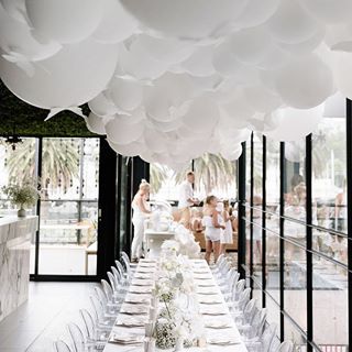 We never thought a toddler’s birthday party could look so chic and so fun at the same time! —————  Check out Zara's magical white, gold and marble themed birthday party live on hooraymag.com now x  —————  Zara’s Mum: @frankiloveszara  Photography by @oliviaandthyme + Styling by @creatingbeautiful x All White Birthday Party Decoration, All White Party Ideas Events, 21st White Party, 30th Birthday White Party, White Party Furniture, All White Party Decorations For Men, High End Birthday Party, White Hens Party Theme, White Birthday Theme Decoration