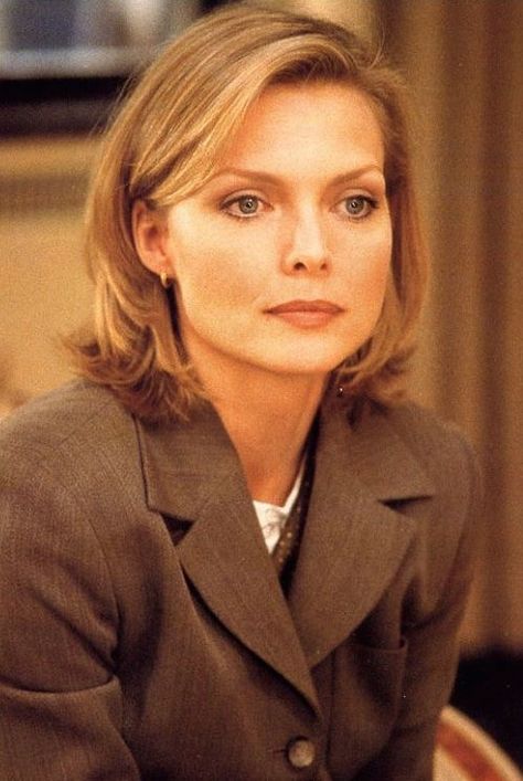 Want this haircut 90s Makeup Look, Proactive Skin Care, Michelle Pfeiffer, One Fine Day, Old Money Aesthetic, Great Hair, Look At You, Eye Color, Movie Stars