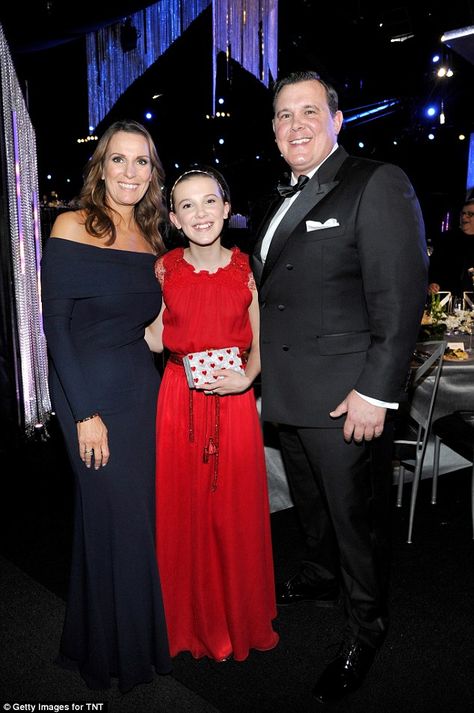 She's only 13 and still needs the comfort of a nightlight to drift off to sleep. Yet Millie Bobby Brown is Hollywood’s latest phenomenon (pictured with parents Robert and Kelly Brown) Millie Bobby Brown Parents, Brown Lifestyle, Dancing On Stage, Jane Hopper, Kelly Brown, Just A Friend, Horror Series, Dark Brown Shoes, Finn Stranger Things