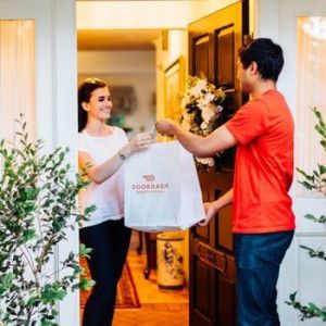 Door Dashing, Delivery Ads, Doordash Food, Food Delivery Business, Meal Kit Delivery Service, Delivery Food, Caribou Coffee, Los Angeles With Kids, Jesus Drawings