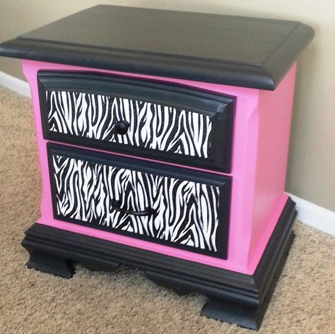 Refinished nightstand. Pink and black zebra night stand / end table. See more of my work on www.tableswithatwist.com or on www.facebook.com/tableswithatwist Zebra Print Rooms, Pink Nightstand, Nightstand Painted, Painted Nightstand, Zebra Bedroom, Zebra Room, Animal Print Bedding, Zebra Decor, Vintage Nightstand