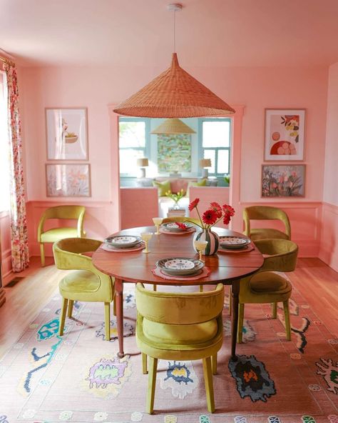 Gray Benko (@graybenko) • Instagram photos and videos Gray Benko, Arizona Room, Boho Dining Table, Colorful Dining Room, Orange Dining Room, Colourful Homes, Coral Room, Kitchen Colours, Chic Shack