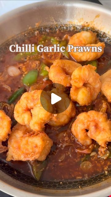 Prachi Agarkar on Instagram: "Chilli Garlic Prawns ��🍤 🌶️   Nothing can beat a nice spicy indo Chinese Appetizer and these Chilli Garlic Prawns are to die for ♥️♥️ They are spicy, umami and so good. The recipe is so simple and easy to make. Recipe pinned in the caption   Prawn, shrimp, desi Chinese, indo-chinese, spicy, tasty, homemade, Asian, umami, MasterChef, home cook, home style , seafood , stir fry" Prawn Recipes Chinese Style, Desi Chinese Recipes, Prawns Appetizers, Prawn Gravy, Seafood Stir Fry, Chilli Garlic Prawns, Chinese Appetizers, Cook Home, Chinese Garlic