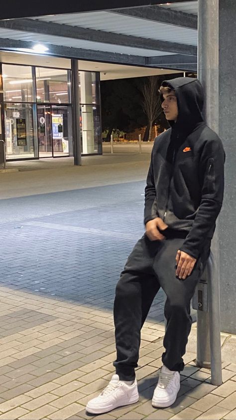 Stylish Men Outfits Casual, Men Outfits Casual, Stylish Men Outfits, Tracksuit Style, Style For Winter, Sweater Outfits Men, Uk Drip, Black Men Street Fashion, Swag Outfits Men