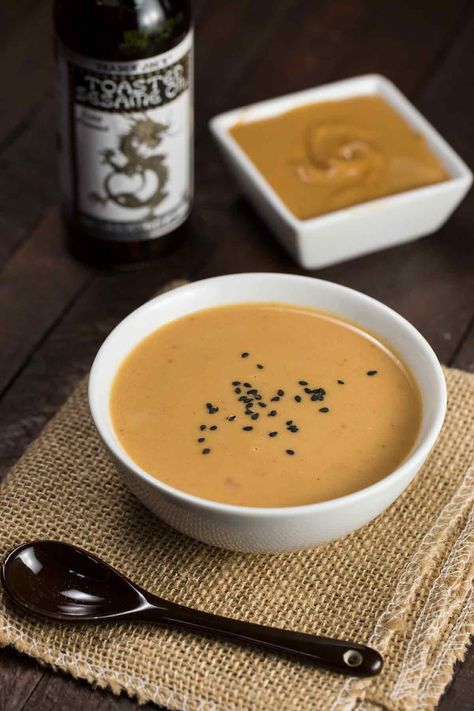 Miso Peanut Sauce | via veggiechick.com #vegan #glutenfree Miso Recipe, Veggie Bowls, Chicke Recipes, Asian Sauce, Homemade Condiments, Vegan Sauces, Peanut Butter Recipes, Peanut Sauce, Salad Dressing Recipes