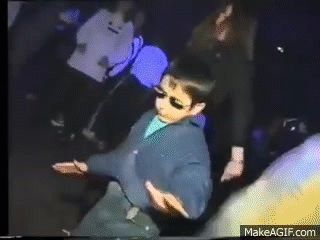 Musica de los 80's. Niño bailando on Make a GIF People Dancing Gif, Bailando Aesthetic, Dancing Meme, Dancing Funny, Mood Gif, Clueless Aesthetic, Moving Gif, Guy Dancing, The Kissing Booth