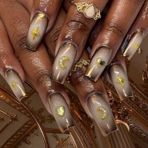 Gold Airbrush Nails, Gold Frenchies Nails, Nail Gem Art, Celestial Nails Acrylic, Ombre Chrome, Ombre Chrome Nails, Nails Pictures, Nail Ink, Gold Gel Nails