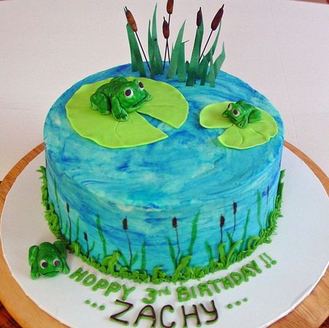 Swamp Cake, 3rd Bday Cake, Cake Duck, Gingerbread Frosting, Frog Birthday Party, Frog Party, Frog Birthday, Frog Cake, Decorator Frosting