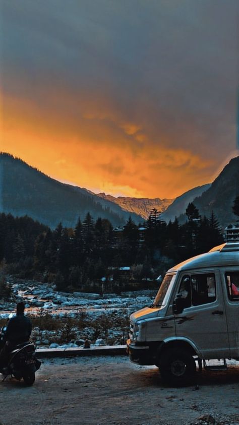 This photo place in MANALI evening time view look so Beautiful you must visit this place. Kulu Manali, Photo Place, Evening View, Evening Time, So Beautiful, You Must, Places To Go, Quick Saves