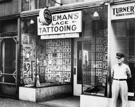 My great-grandfather took this photo. Interesting article about the guy who owned the parlor. Dolly Tattoo, Tattoo Signage, Mother And Son Tattoo, Vintage Tattoo Art, Master Tattoo, Vintage Tattoos, Son Tattoo, Tattoo Vintage, Tattoo Parlor