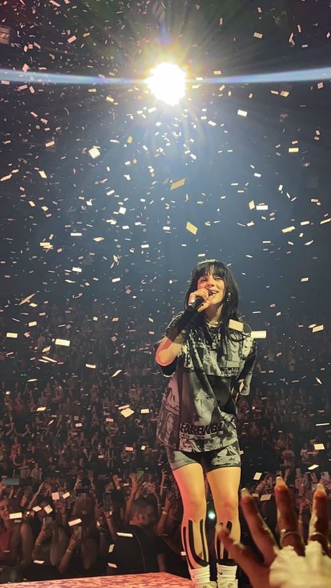 Billie Eilish Brisbane 2022, Billie Performing, Billie Core, Billie Concert, Billie Eilish Concert, Billie Eilish Performing, Billie Eillish, Concert Aesthetic, Dream Concert