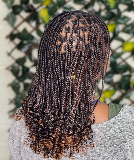 Knotless Box Braids Bra Strap Length, Short Box Braids Hairstyles Shoulder Length, Box Braids Shoulder Length, Braids With Curled Ends, Shoulder Length Box Braids, Knotless Braids Hairstyles, Goddess Braid, Latest Hair Braids, Curled Ends