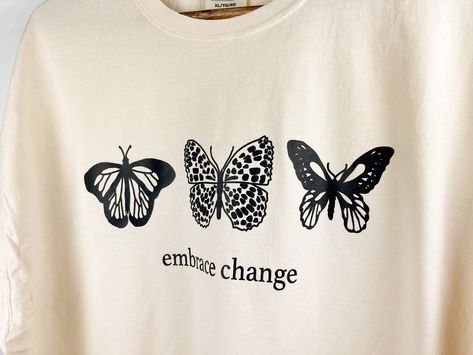 Butterfly Tee Shirt, Butterfly T Shirt Design, Tshirts Women Trendy, Butterfly Merch, Drawing On Tshirt, Butterfly Tshirt Design, Aesthetic Tshirt Design Ideas, Butterfly Shirt Design, Bleaching Shirts