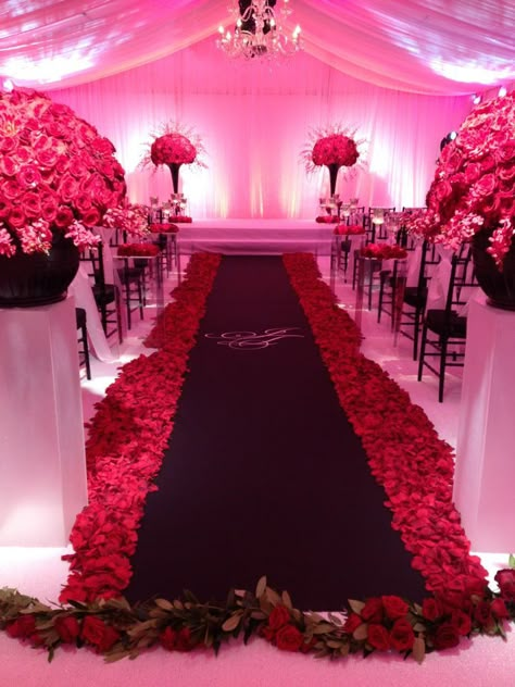 Black Red Wedding, Red Wedding Decorations, Red Wedding Theme, Red Rose Wedding, Black White Wedding, Aisle Runner, Future Wedding Plans, My Wedding Day, Wedding Aisle