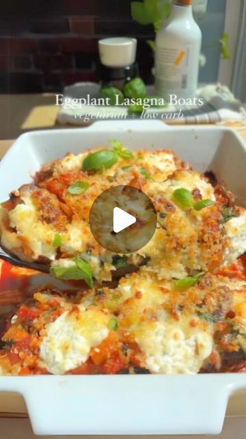 The Mediterranean Diet Plan 🇺🇸 on Instagram: "🫒🥘 Eggplant Lasagna Boats.

💁‍♀️ This Eggplant Lasagna Boats just has 390 calories and only 2 main ingredients (Eggplant, Cheese) to make it which help you l.osr w.eight with the most convinient.

🙏 Thank you: dishingouthealth 

💁‍♀️ Type "Boat" If You Want to Get More Recipes From @mediterraneandiet_mealplan 

👋 Follow @mediterraneandiet_mealplan to Get Daily Mediterranean Recipes

👉 Ingredients 
▢2 medium globe eggplants
▢3 Tbsp. extra-virgin olive oil, divided
▢8 oz. sliced baby bella mushrooms
▢1 small yellow onion, finely chopped (about 1 cup)
▢3 garlic cloves, minced
▢1/2 tsp. chili flakes
▢1/2 tsp. kosher salt, divided
▢3 handfuls fresh baby spinach
▢1 3/4 cups homemade or store-bought marinara sauce (I use Rao's brand)
▢3 Tbsp. Lasagna Boats, Baby Bella Mushrooms, Mediterranean Diet Recipes Dinners, Eggplant Lasagna, Eggplant Dishes, Mediterranean Diet Plan, Cottage Cheese Recipes, Roast Eggplant, Low Cal Recipes