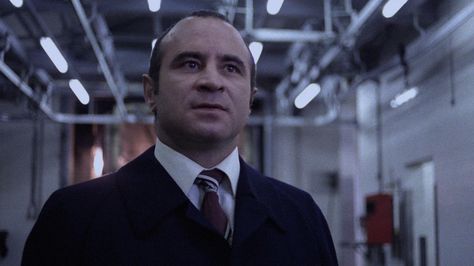 Having seen this British gangster classic shortly after it’s North American release on home video back in the early eighties, like most viewers I found myself a Bob Hoskins fan for life. His … The Long Good Friday, Bob Hoskins, 1970s Movies, Celebrity Bobs, Get Carter, Gangster Films, James Bond Style, Hooray For Hollywood, Movie Screen