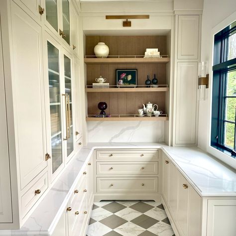 I was absolutely honored when my friend asked me to help design her butlers pantry! She is classy and had the vision, it was just bringing it to life - and the trickiest part was getting the layout of the space just right! The spacial planning was key and I knew she wanted something functional and aesthetically beautiful. Let me take you through this space and show you all of the beautifully selected design elements! Design: @themunroproject Cabinetry: @mjkitchensplymouth #butlerspantry... Small Butlers Pantry With Laundry, Butlers Pantry Off Kitchen, Small Butlers Pantry With Window, Pantry Behind Stove Wall, Small Kitchen With Walk In Pantry, Laundry Room And Pantry Ideas, Walk-in Pantry Design, Narrow Butlers Pantry Ideas, Butlers Pantry Floor Plan