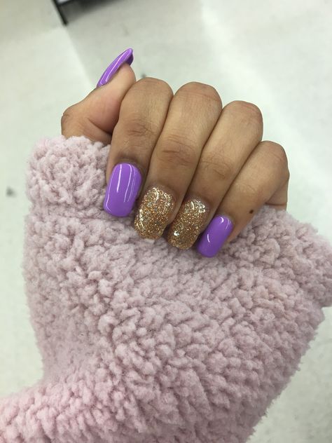 Purple And Gold Nails Short, Purple And Gold Nails Acrylic, Lilac And Gold Nails, Nails Purple And Gold, Purple Yellow Nails, Tangled Inspired Nails, Purple And Gold Nails Designs, Vikings Nails, Purple Gold Nails