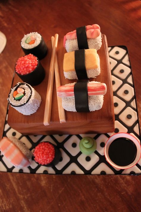 Sushi Cake Birthday, Sushi Cupcakes, Candy Sushi, Sushi Cake, Sushi Party, Food Sculpture, Cake Studio, Big Cakes, Clay Food