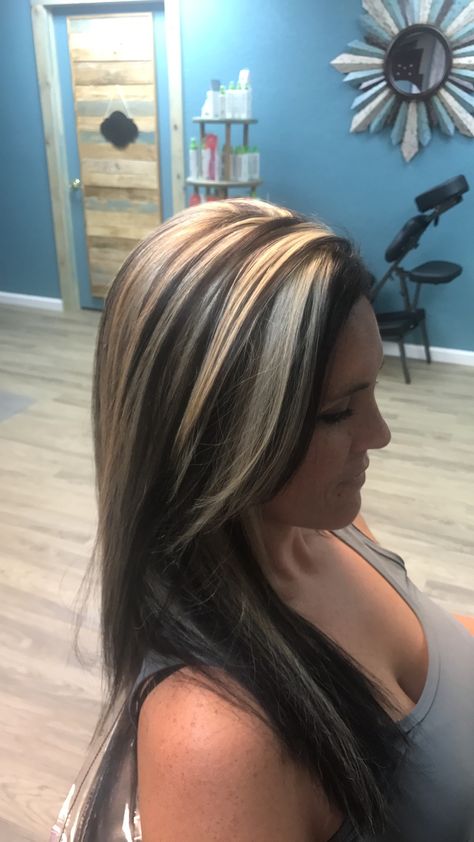 Dark and blonde chunky hilites by Katie Chunky Blonde Highlights, Blonde Highlights On Dark Hair, Rambut Brunette, Chunky Highlights, Dark Hair With Highlights, Brown Hair With Blonde Highlights, Hair Color Highlights, Brown Blonde Hair, Hair Color And Cut