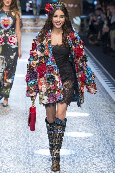 Dolce And Gabbana 2017, Moda Do Momento, Dolce And Gabbana Fashion, Moda Floral, Floral Fashion, Fall 2017, Dolce & Gabbana, Mode Inspiration, Fashion 2017