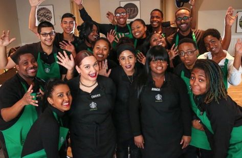 Starbucks Worker Outfit, Starbucks Outfit Barista, Starbucks Outfit, Working At Starbucks, Quit Work, Rude Customers, Starbucks Barista, At Starbucks, First Job