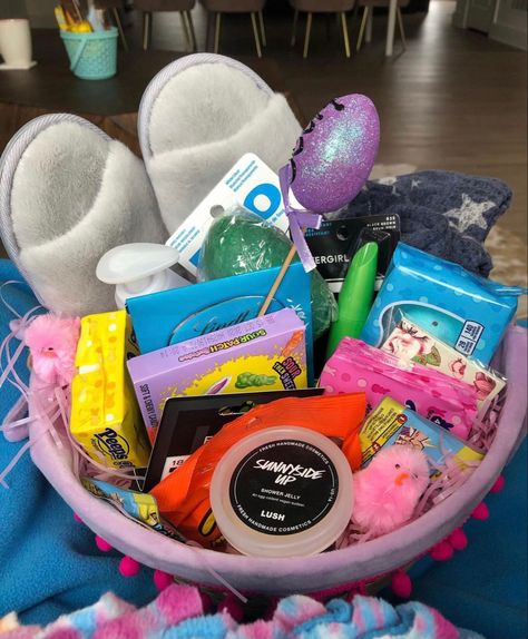 Easter Basket For Friends, Teen Easter, Makeup Gifts Basket, Teen Easter Basket, College Survival Kit, Makeup Gifts, Shower Jellies, College Survival, Holiday Gift Baskets