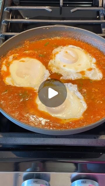 Lupita Gonzalez-Perez on Instagram: "Les enseño como preparar esta delicia de receta Huevos Rancheros Huevos 4 Tomates rojos 1/2 Cebolla 1 Diente ajo 4 Chiles de árbol 1 Ramito cilantro Tocino (opcional) Sal al gusto Para las tortillas 2 Tazas harina de maíz nixtamalizada 2 Tazas agua #recetas #elmenudelupita #mexicanfood #comidamexicana #comidahechaencasa #mexicanfood #fyp #insta #instafood #instagood" Eggs Rancheros Mexican Breakfast, Huevos Rancheros Recipe Mexican, Mexican Eggs Huevos Rancheros, Huevos Rancheros Sauce, Rancheros Huevos, Mexican Breakfast Ideas, Mexican Sauces, Beef Cabbage Soup, Huevos Rancheros Recipe