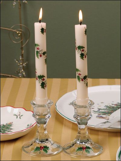 Painted Holly & Ivy Candles & Holders (sorry no link), Candle Crafts (add candle medium to regular craft paint) Candle Art Painting, Velas Candles, Fantasy Shop, Pure Beeswax Candles, Christmas Candle Decorations, Hand Painted Candles, Bottle Candles, Painted Candles, Candle Art