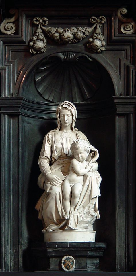 "madonna of bruges" by michelangelo c.1501-1504 Michelangelo Sculpture, College Job, Istoria Artei, Italian Sculptors, Art Periods, Bruges Belgium, Art Ancien, Kinetic Art, Child Jesus