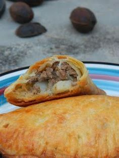 Beef & Potato Empanadas ~ Costa Rica Eats Pot Pie Empanadas, Potato Empanadas, Easy Empanadas Recipe, Pie Chicken, Costa Rican Food, Beef Empanadas, Meat Pies, Tandoori Masala, Beef And Potatoes