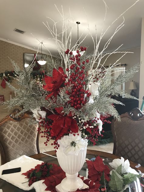 Tall Christmas Flower Arrangements, Xmas Centerpieces, Winter Arrangements, Big Vases, Christmas Flower Arrangements, Church Flower Arrangements, Merry Christmas Images, Indoor Flowers, Fall Thanksgiving Decor