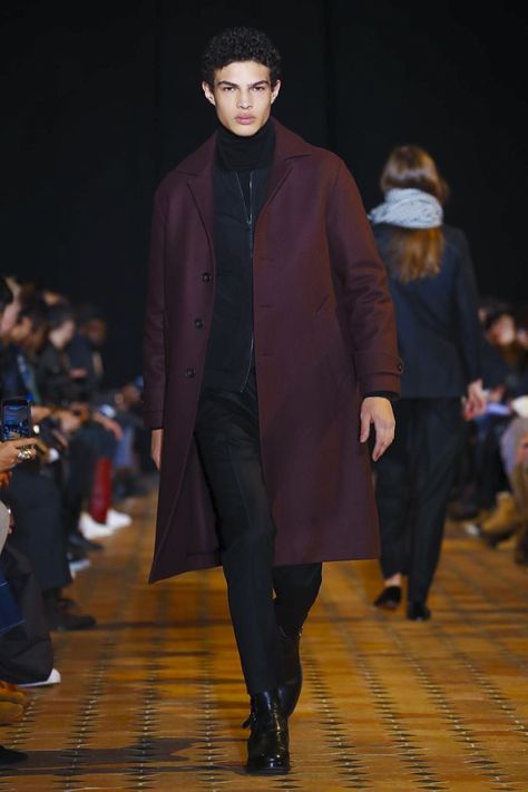 Officine Generale Fashion Show Menswear Collection Fall Winter 2018 in Paris Officine Generale, Menswear Collection, Fashion Show, Autumn Fashion, Normcore, Fall Winter, Paris