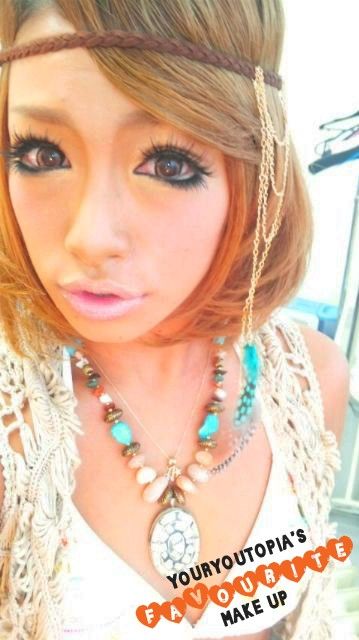 Kogal Fashion, Types Of Gyaru, Edgy Tops, Light Pink Lips, Namie Amuro, Tan Skin, Light Brown Hair, Pink Lips, Hip Hop Fashion