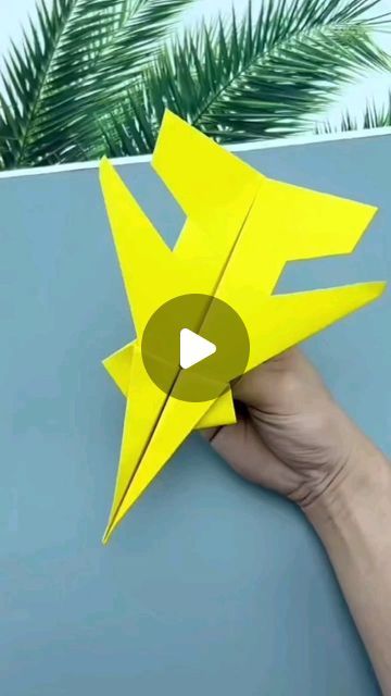 How To Make Plane With Paper, Paper Crafts Airplane, Plane Crafts For Kids, How To Make A Paper Airplane, Diy Airport, Airplane Paper Craft, Paper Airplanes How To Make, Paper Airplane Craft, Plane Activities For Kids