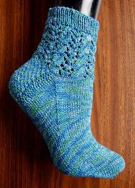 free knit sock pattern - Panda Wool - Cables & Lace Socks - Crystal Palace Yarns Hand Knit Socks Patterns Free, Knit Sock Pattern, Lace Sock, Knitted Socks Free Pattern, Walking Socks, Sock Knitting, Hand Knit Socks, Sock Knitting Patterns, Knitted Socks