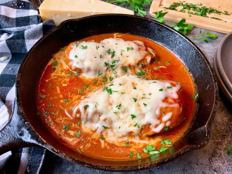 Chicken in Pink Vodka Sauce Chicken In Vodka Sauce, Chicken Vodka Sauce, Vodka Sauce Chicken, Pink Vodka Sauce, Blush Sauce, Cutlet Recipes, Pink Vodka, Vodka Sauce Recipe, Chicken Cutlet Recipes