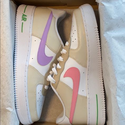 Women Dunks, Nike Air Force 1s, Hand Painted Shoes, Cute Nike Shoes, Shoe Inspo, Cute Nikes, Girly Shoes, Retro Shoes, Custom Nikes