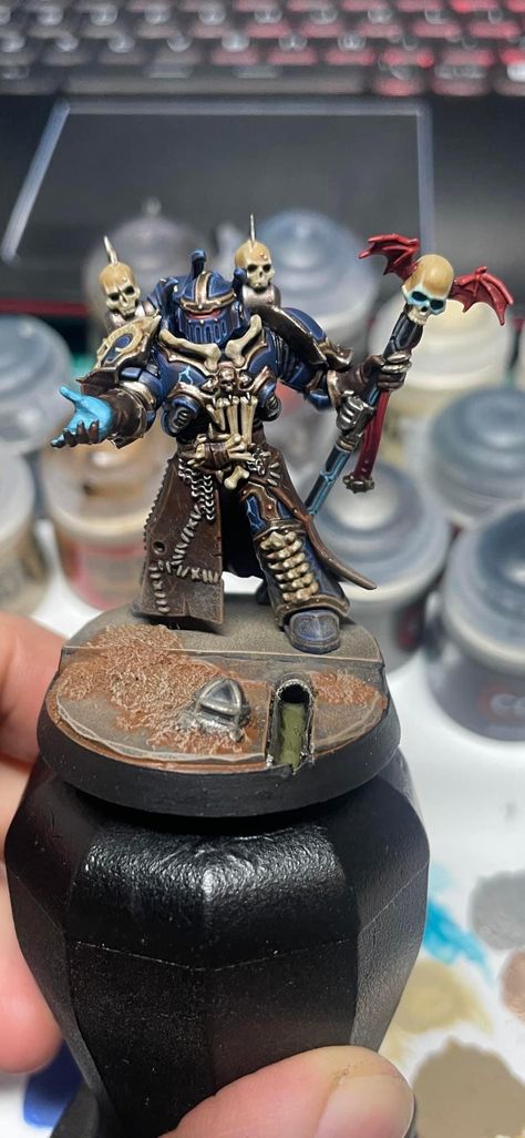 40k Night Lords Art, Warhammer Night Lords, Night Lords 40k Miniatures, Warhammer 40k Space Marine Miniatures, Warhammer 40k Night Lords Miniatures, Warhammer 40k Black Templar Miniature, Chaos 40k, Caracter Design, Sons Of Horus