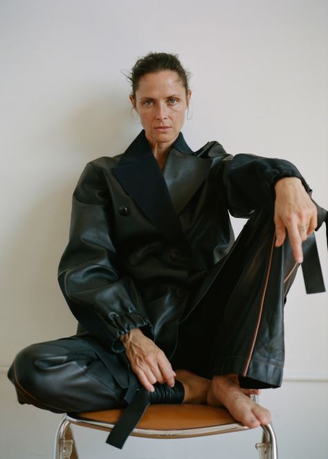 Tasha Tilberg by Mark Rabadan for Collection Issue Fall-Winter 2019 Tasha Tilberg, Model Test, Shoot Inspiration, Foto Inspiration, Vogue Paris, Fashion Shoot, Fashion Poses, Model Poses, Minimal Fashion