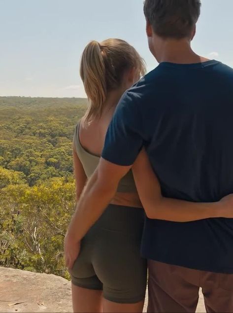 Hiking scene in Anyone But You (2023) #actor #actress #anyonebutyou #moviee #sydneysweeney Couple Romantic, Crazy Women, Brides And Grooms, Sydney Sweeney, Romantic Videos Couples, Cute Couples Hugging, Cute Couples Kissing, Cute Poses For Pictures, Wedding Moments