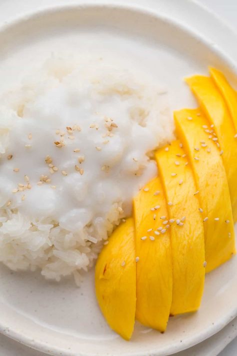 Thai Mango Sticky Rice, Mango Sticky Rice Recipe, Easy Thai Recipes, Mango Desserts, Sweet Sticky Rice, Thai Mango, Mango Dessert Recipes, Rice Desserts, Mango Dessert