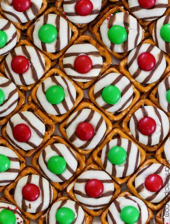 You searched for thumbprint - Swanky Recipes - Simple tasty food recipes Christmas Pretzel Hugs, Quick Christmas Dessert, Pretzel Hugs, Christmas Pretzel, Holiday Pretzels, Christmas Pretzels, Easy Holiday Cookies, Cake Batter Cookies, Pretzel Treats