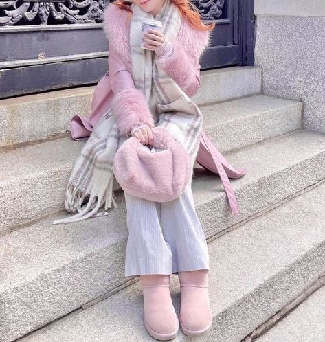 Soft Girl Aesthetic Outfit, Pink Wardrobe, Inspo Fits, Fashion Gal, Winter Fashion Outfits Casual, Winter Fit, Pink Girly Things, Cold Weather Outfits, Abayas Fashion