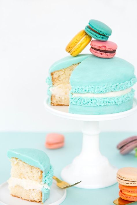 Macaron Birthday Party, Macaroon Birthday Cake Ideas, Macarons Cake Ideas, Macaron Birthday Cake, Macaroon Birthday, Fun Cake Ideas, Giant Macaron, Cake With Macarons, Cake Macarons