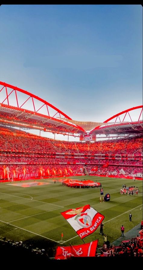 Wallpaper Sport, Benfica Wallpaper, Football Stadiums, Old Trafford, Pastel Wallpaper, Android Wallpaper, Amazing Stories, Real Madrid, Wallpaper Iphone