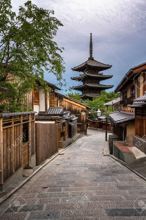 Yasaka Pagoda and Sannen Zaka Street in the Morning, Gion, Kyoto, Japan - 43267127 Kyoto Japan Photography, Kyoto Photography, Gion Kyoto, Japan Image, Japan Picture, Japan Photography, Kyoto Japan, Anime Scenery Wallpaper, Photo Images