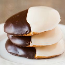 Again, my NY nostalgia inspires some of my baking endeavours. These were super easy and a big hit at a cookie swap. Black And White Cookie Recipe, Brown Eyed Baker, White Cookies, Black And White Cookies, White Cookie, Chocolate Icing, Vanilla Cookies, Vegetarian Chocolate, Dessert Bars