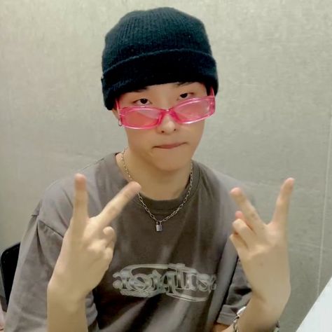 Keeho icons #keeho #p1h #p1harmony #p1harmonykeeho Keeho Icons, Glasses Collection, Pink Glasses, Boy Idols, V Live, Fnc Entertainment, Pose Reference Photo, Kpop Boy, Kpop Wallpaper